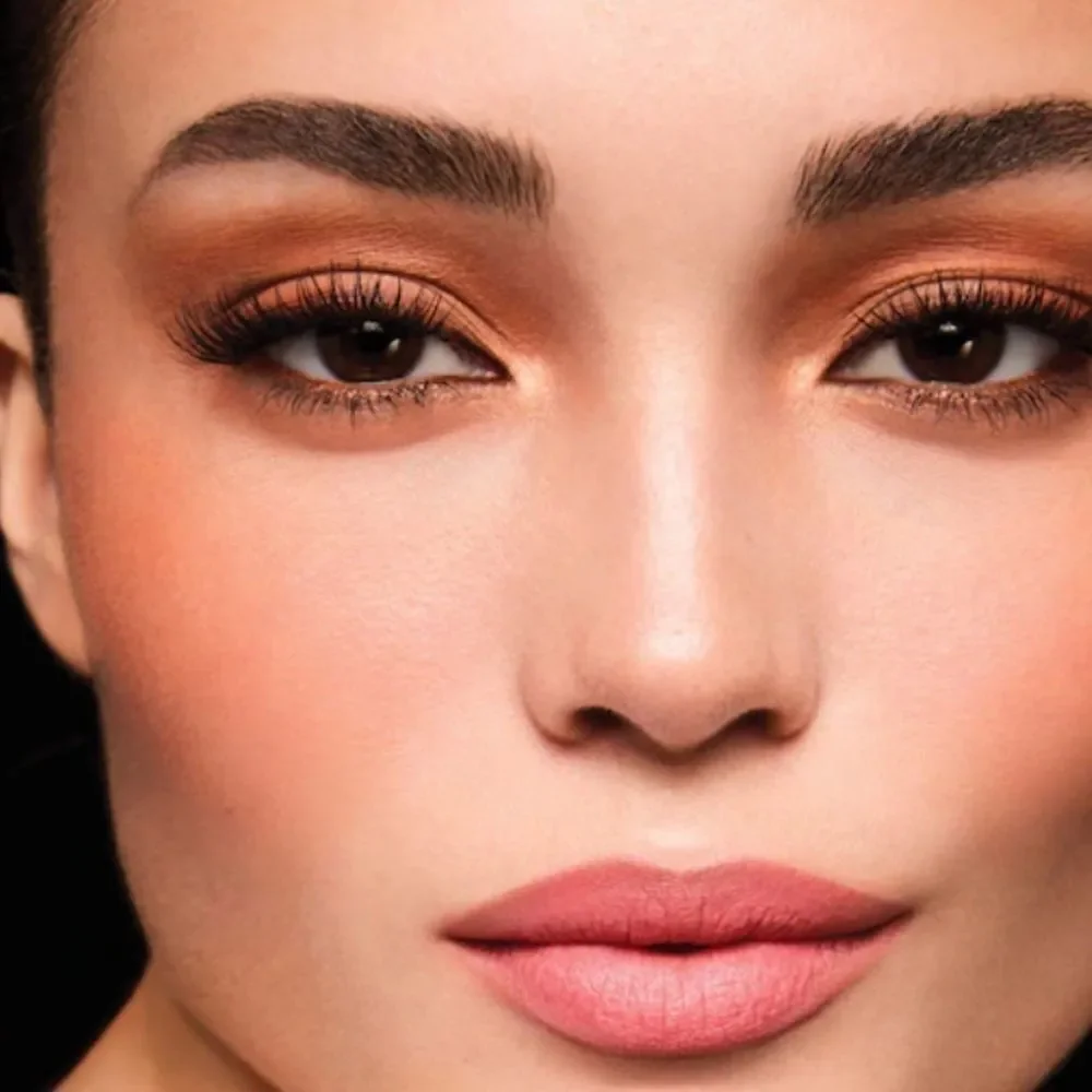 HUNG VANNGO BEAUTY Very Beautiful Matte Velvet Blush